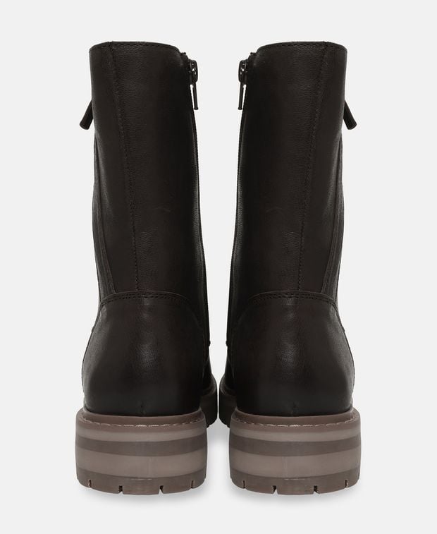 Schnürstiefeletten
