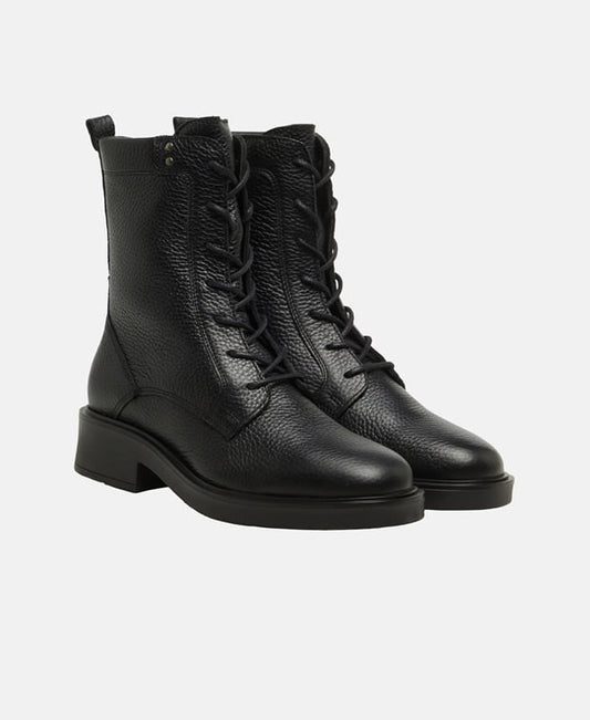 Schnürstiefeletten