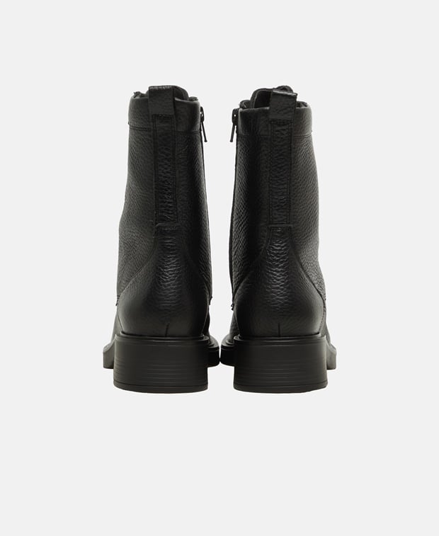 Schnürstiefeletten