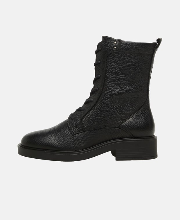 Schnürstiefeletten