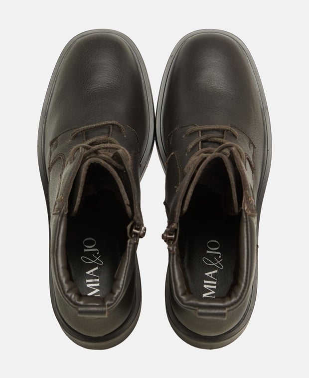 Schnürstiefeletten