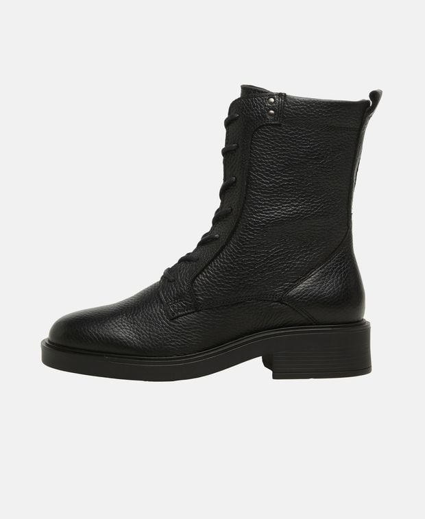 Schnürstiefeletten