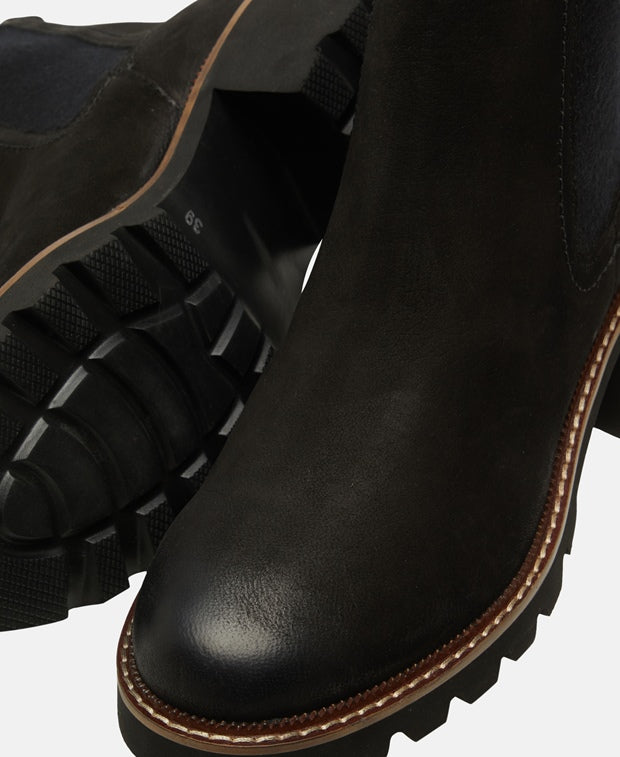 Chelsea Boots