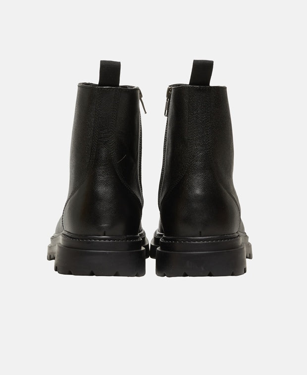 Schnürstiefeletten