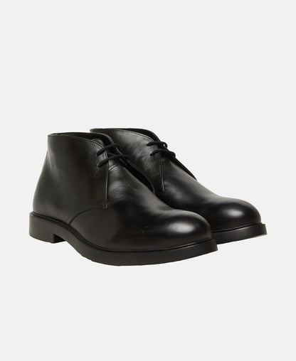 Schnürschuhe