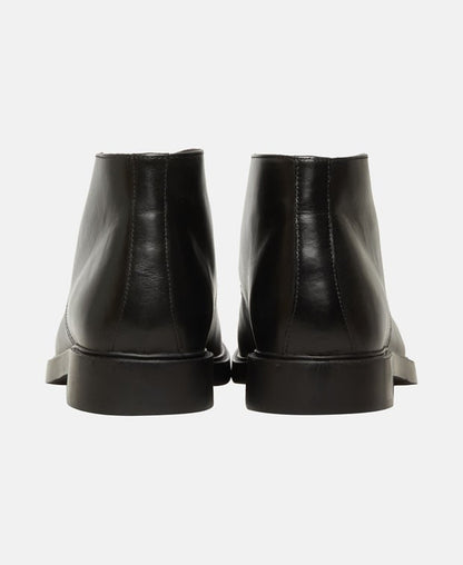 Schnürschuhe