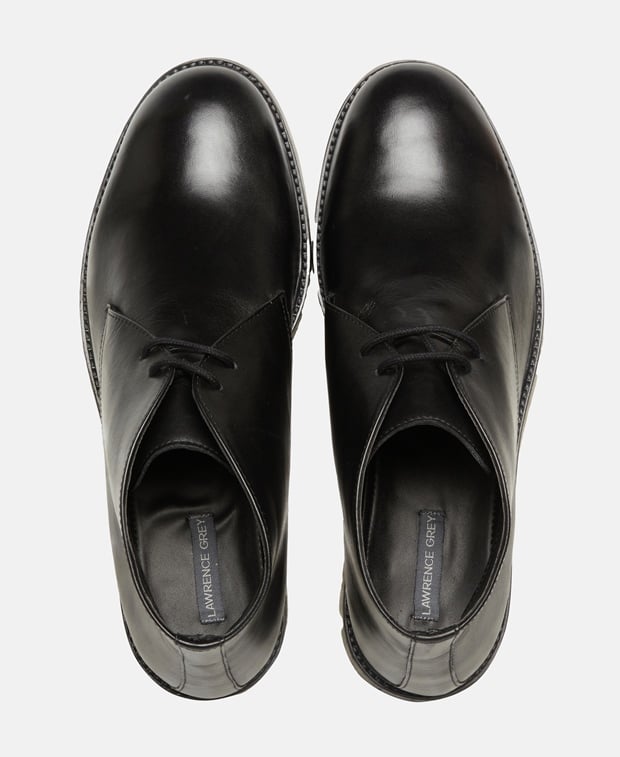 Schnürschuhe
