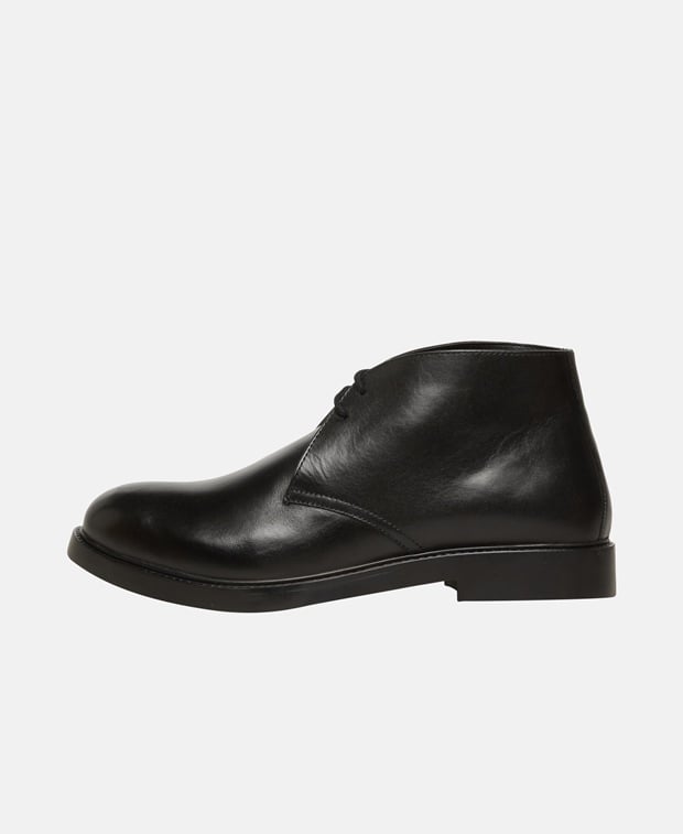 Schnürschuhe