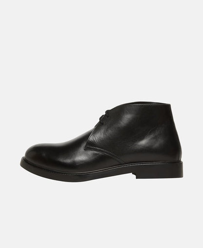 Schnürschuhe