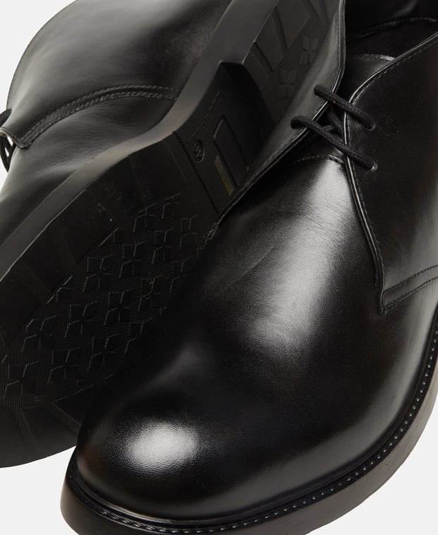 Schnürschuhe