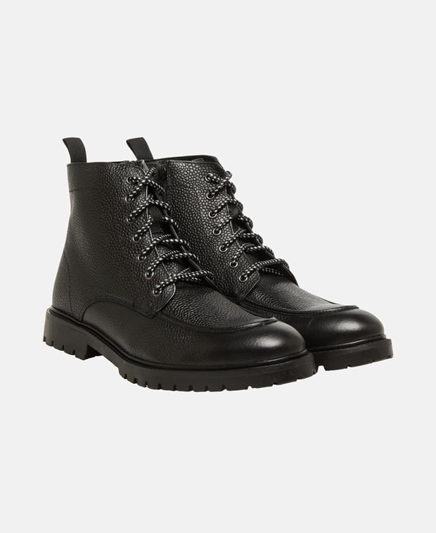 Schnürstiefeletten