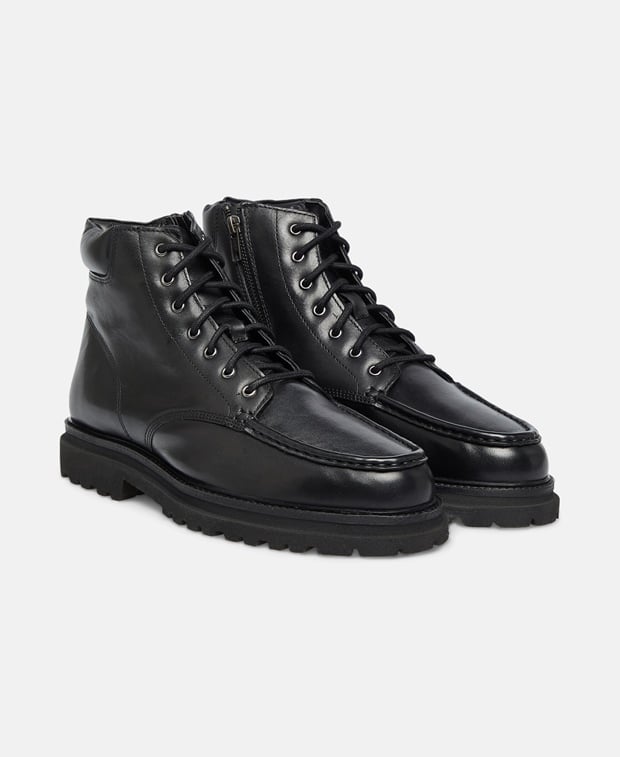 Schnürstiefeletten