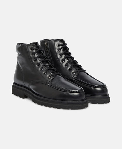 Schnürstiefeletten