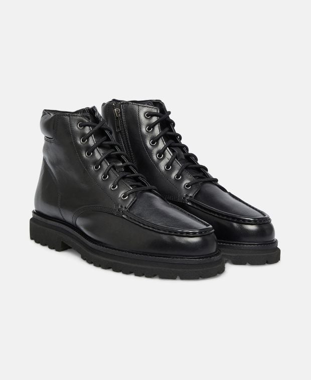 Schnürstiefeletten