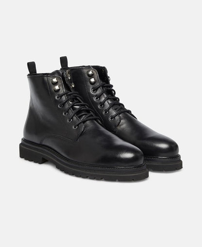 Schnürstiefeletten