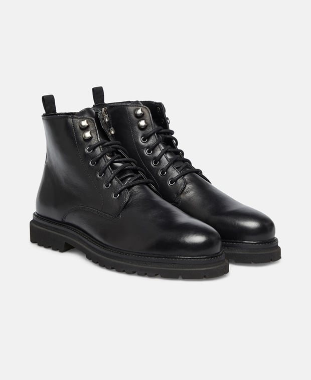 Schnürstiefeletten