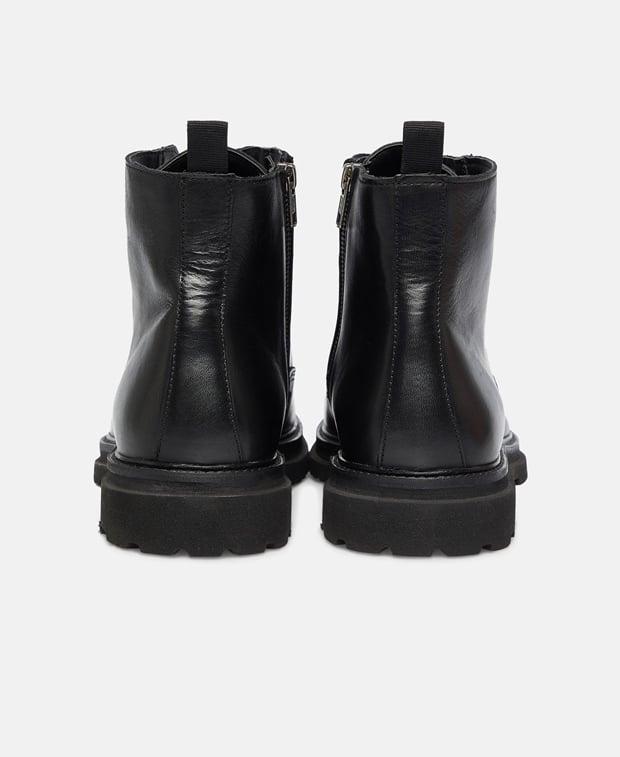 Schnürstiefeletten