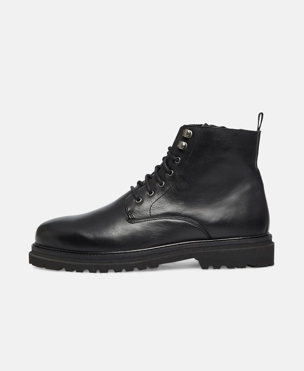 Schnürstiefeletten