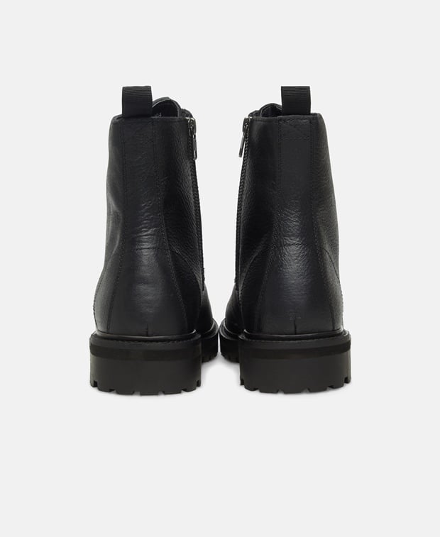 Schnürboots