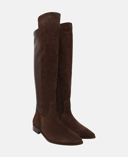 Wadenhohe Stiefel