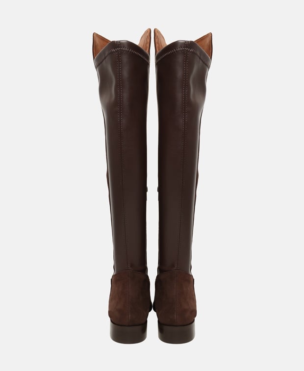 Wadenhohe Stiefel