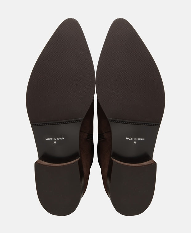 Wadenhohe Stiefel