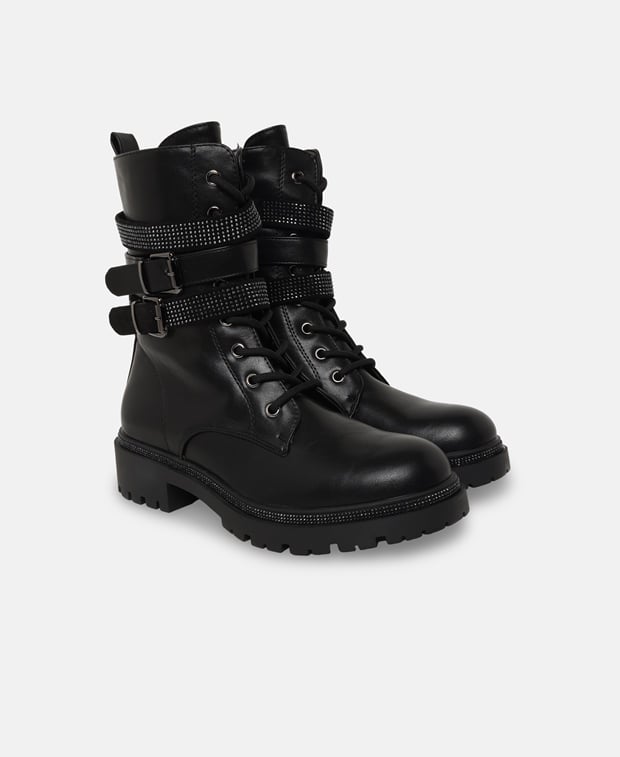 Schnürstiefeletten