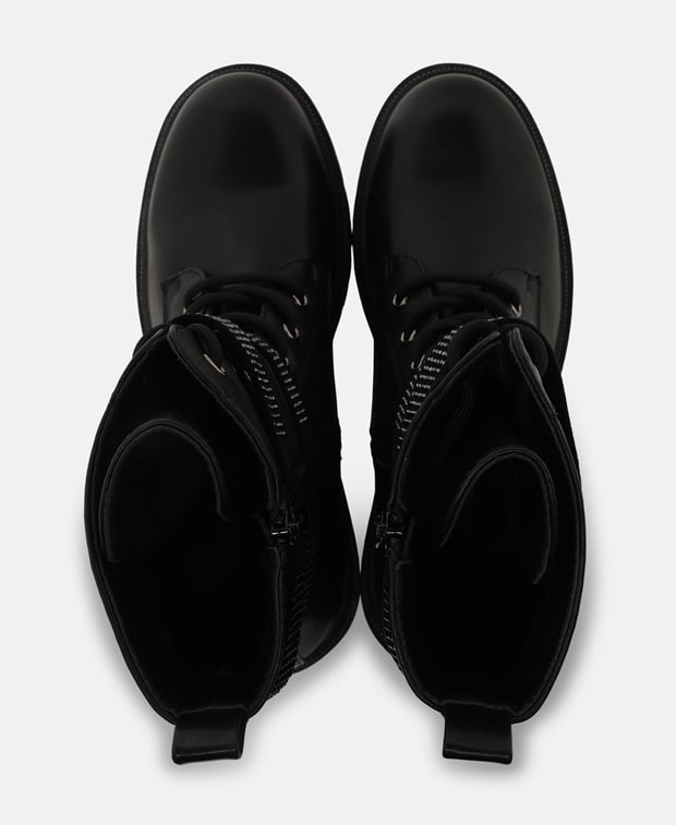 Schnürstiefeletten
