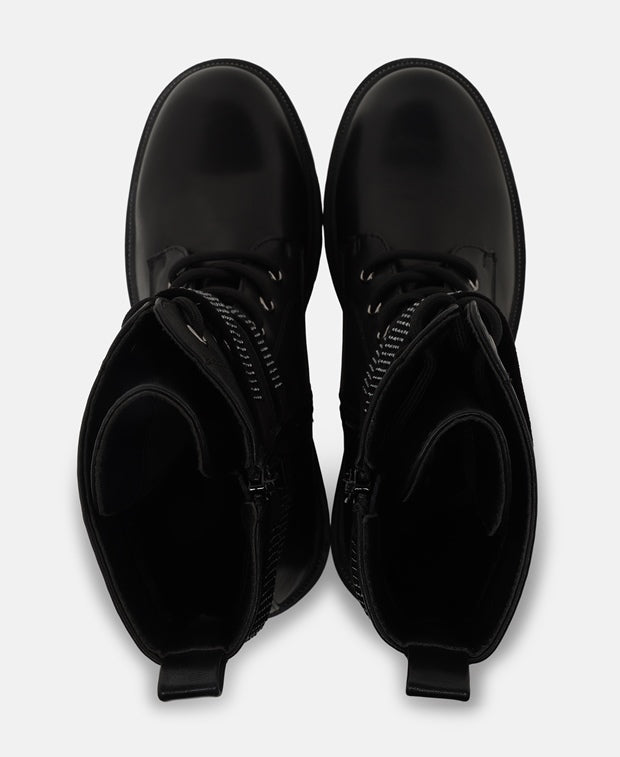 Schnürstiefeletten