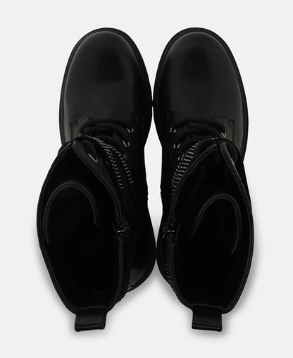 Schnürstiefeletten