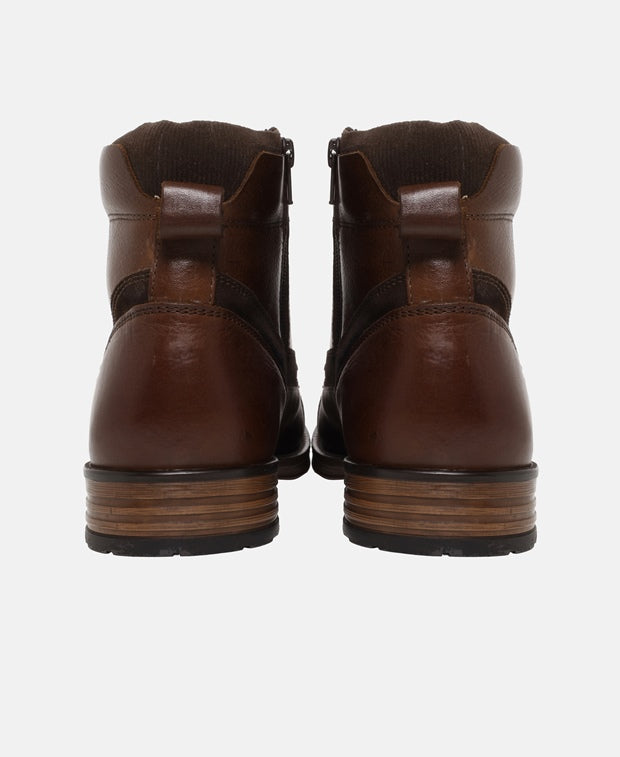 Schnürstiefeletten