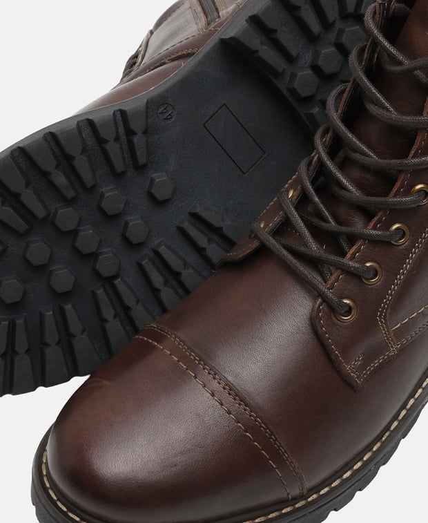 Schnürboots