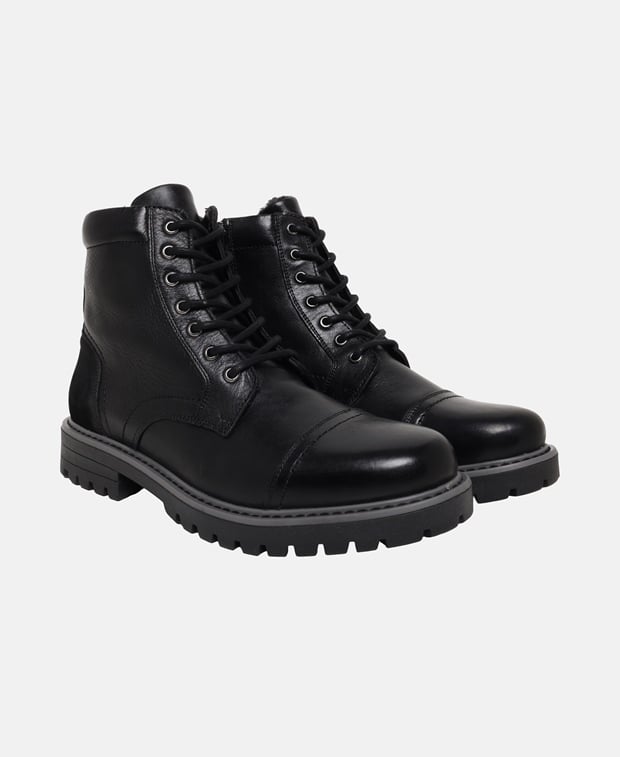 Schnürboots