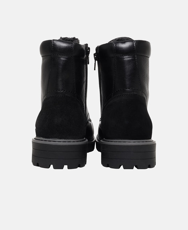 Schnürboots