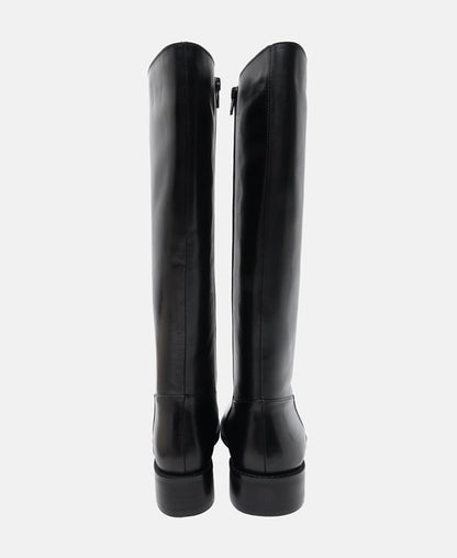 Wadenhohe Stiefel