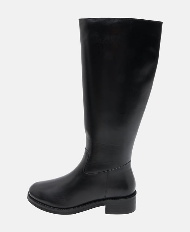 Wadenhohe Stiefel