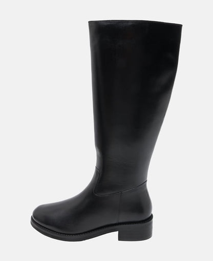 Wadenhohe Stiefel