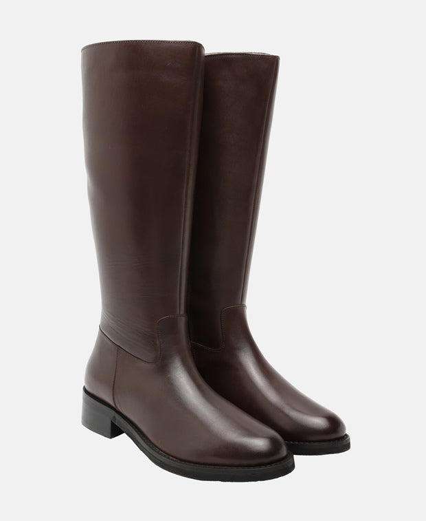 Wadenhohe Stiefel