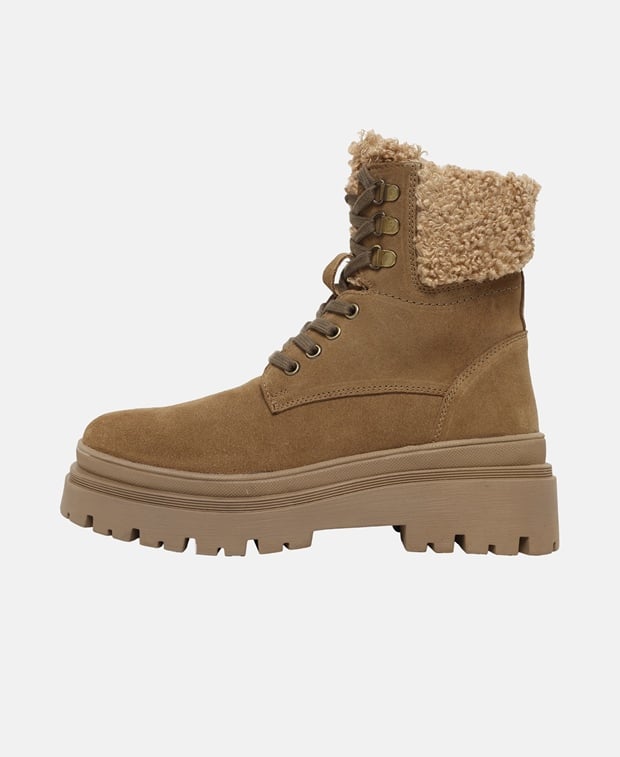 Schnürstiefeletten