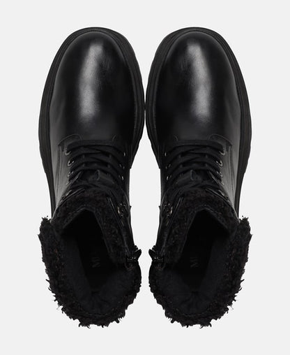 Schnürstiefeletten