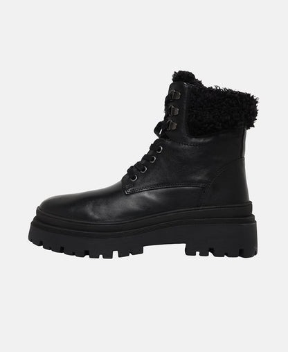 Schnürstiefeletten
