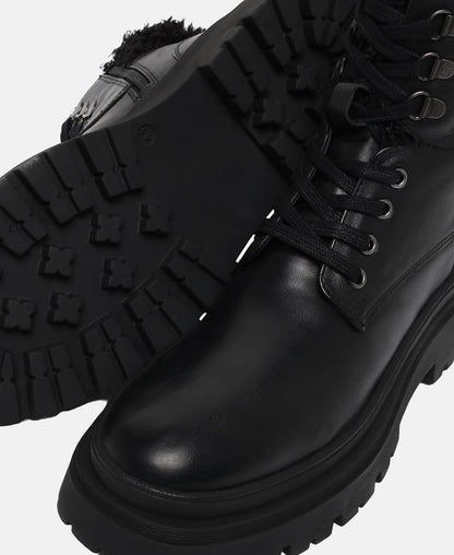 Schnürstiefeletten