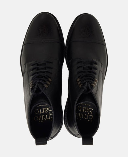 Schnürstiefeletten