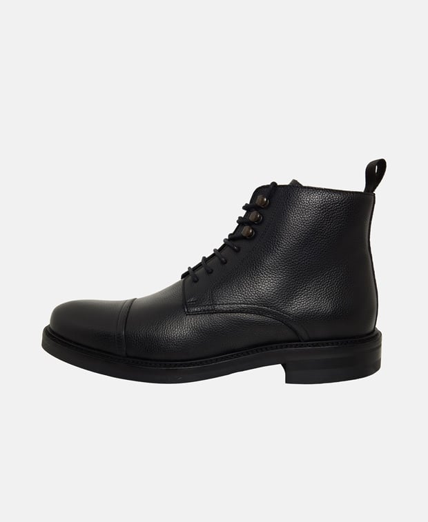 Schnürstiefeletten