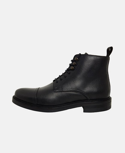 Schnürstiefeletten