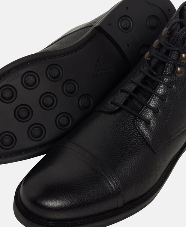 Schnürstiefeletten