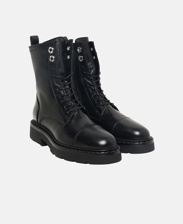 Schnürstiefeletten
