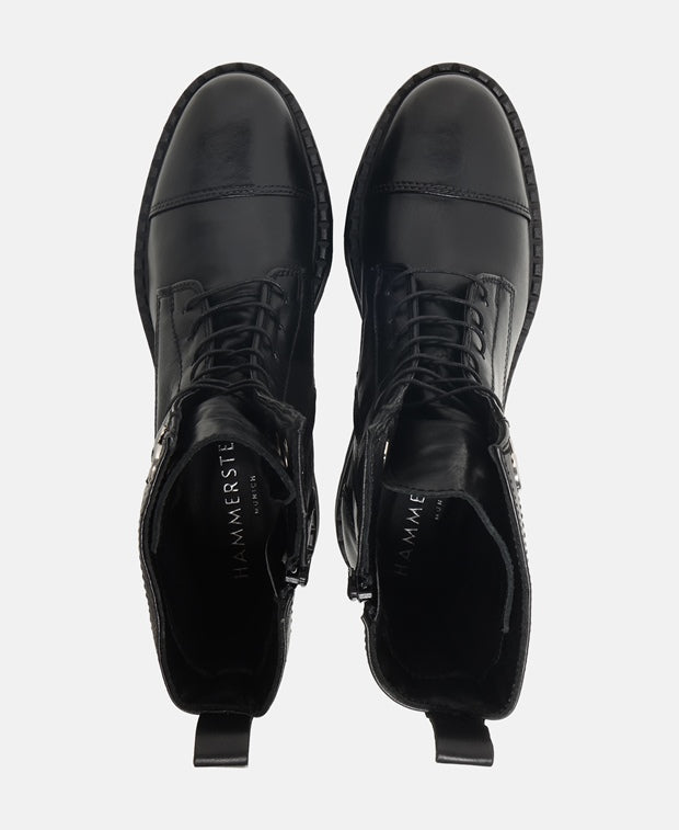 Schnürstiefeletten