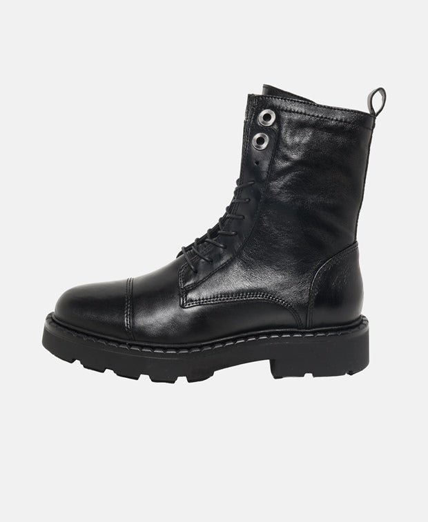 Schnürstiefeletten