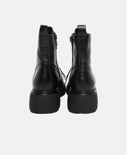 Schnürstiefeletten